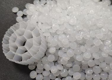 Купить Белый цвет MBBR СМИ с девственным материалом HDPE и размером 25 * 12 мм для очистки сточных вод online manufacture