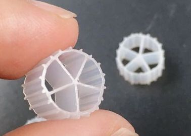 Купить Ультрафиолетоустойчивый HDPE 10 * 7 мм MBBR BIOBALLS IFAS процесс 5 комнат fda безопасный материал плавучая среда дешевая цена online manufacture