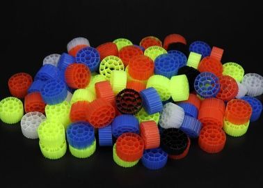 Бело- и черноцветные фильтрующие средства MBBR с чистым материалом HDPE для очистки сточных вод