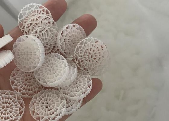 Виргинский HDPE 63 отверстия MBBR фильтрующие средства для очистки воды