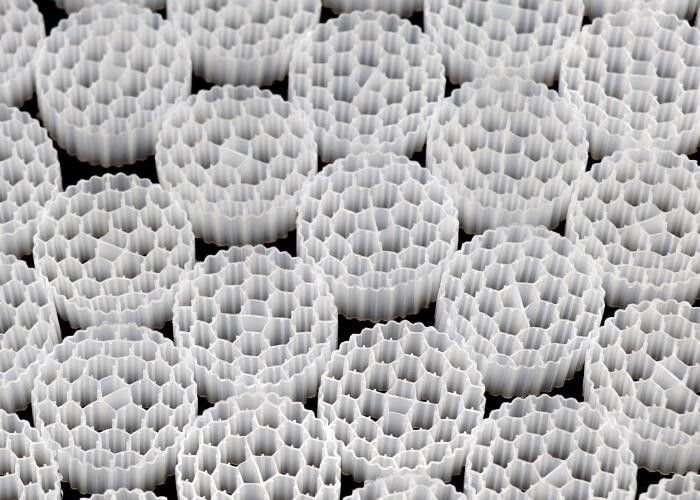 Китайская фабрика Новая форма Биомедиа Аквакультура HDPE MBBR Биофильтр Медиа Биомасса носитель Плавучая медиа