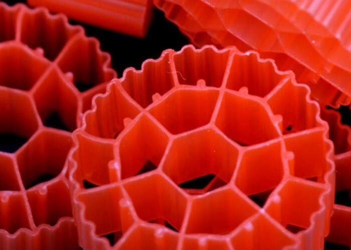 MBBR биофильтр с белым цветом и чистым материалом HDPE для сточных вод
