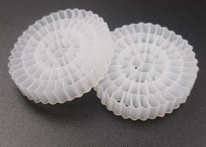 Виргинский HDPE материал MBBR Bio Media K5 Белый цвет с размером 25*4 мм Для оборудования IFAS