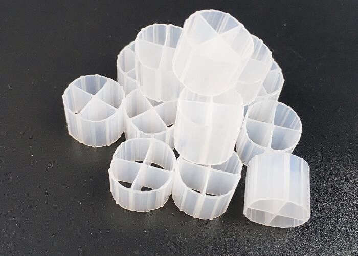 Высококачественные биоклеточные фильтрующие средства с чистым материалом HDPE и белым цветом для RAS