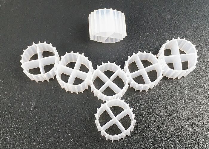 Белый цвет MBBR Media Biofilm Carrier с супер-декарбуризацией и девственным материалом HDPE