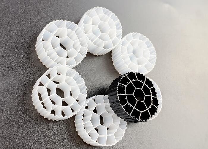 Пластмассовые MBBR Биомедиа HDPE K3 Аквапоники Фильтрные медиа 500 м2/м3 fda безопасный материал биотопные биоклеточные шарики