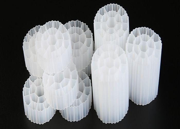 35мм х 18мм Размер Девственный HDPE материал MBBR Bio Media PE07 Для аквариумов