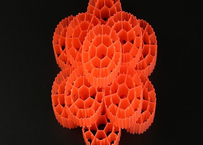 Пластиковые фильтры СМИ MBBR Фильтр биоболки Фильтр маленьких прудов с белым цветом