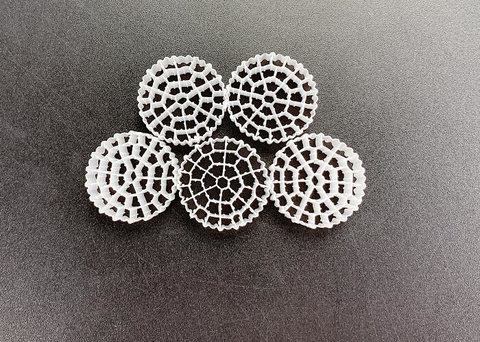 Virgin HDPE IFAS Technology MBBR плавучая фильтрационная среда Белый цвет